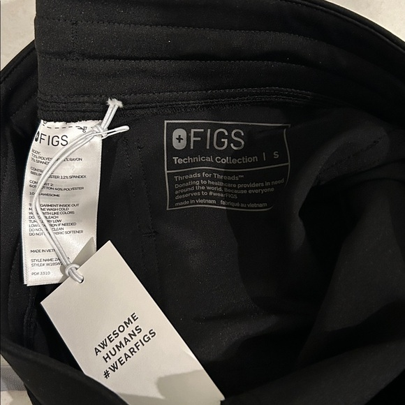 NWT - FIGS Zamora Jogger Scrub Pants in Black - Picture 6 of 8